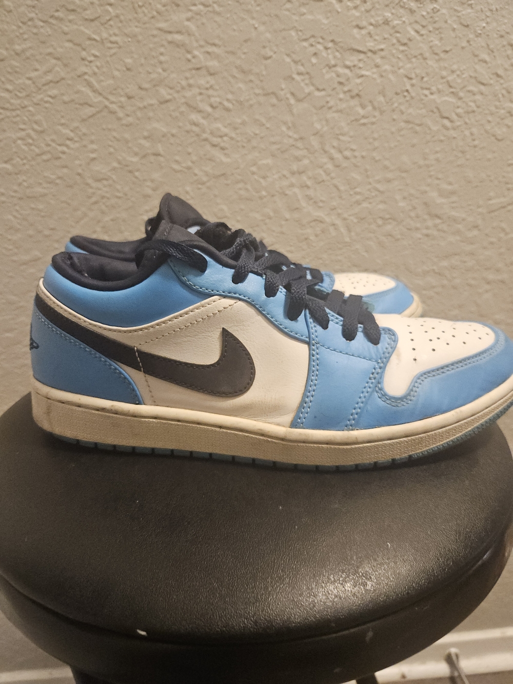 Nike Air Jordan 1 Low UNC University Sneakers